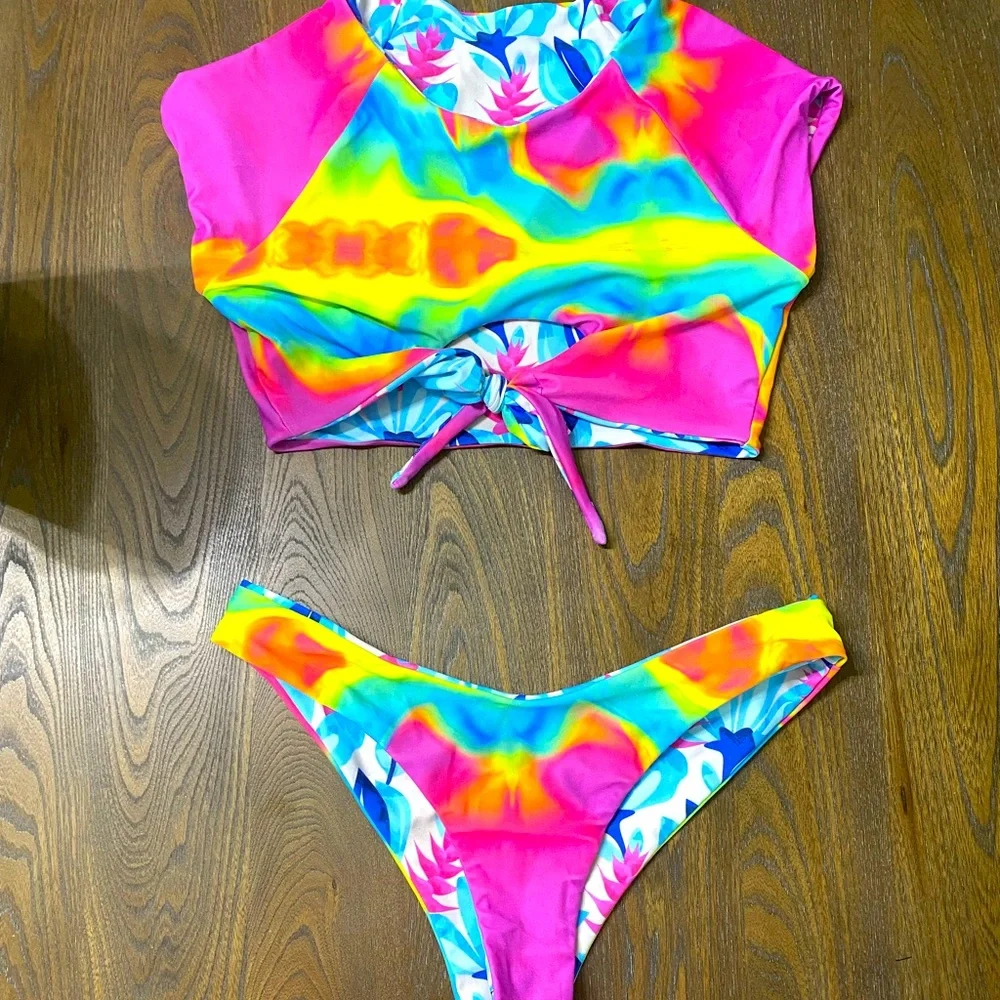 SOLD OUT- Gently Worn Moana bikini reversible set. Size Small - Picture 1 of 3